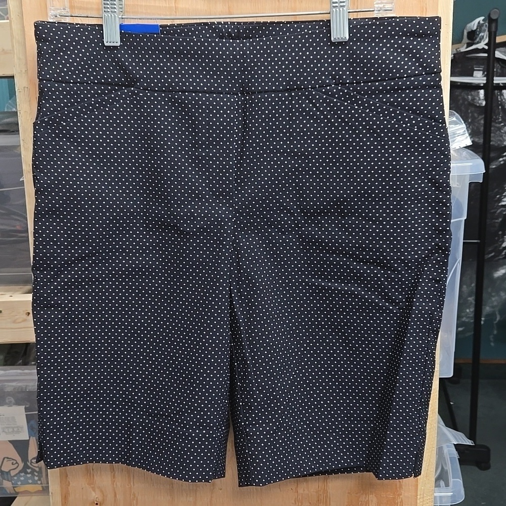 Hilary Radley Size 10 Black Polka Dot Pull On Tummy Control Bermuda Shorts